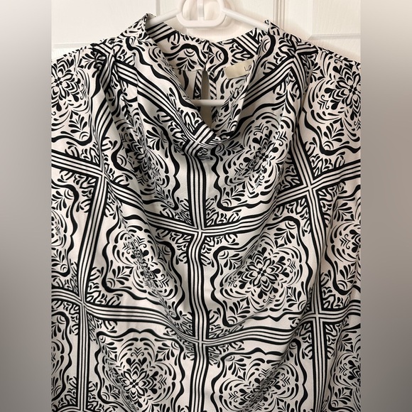 Loft Black and White Patterned Sleeveless Top NWOT - Picture 6 of 6